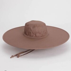 BAGGU Packable Sun Hat with adjustable stings - Lentil color